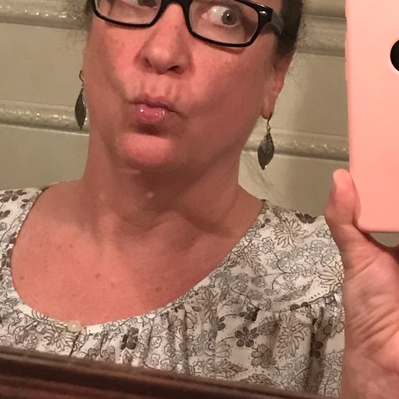 Meet your Posher, Laura - Picture 5 of 7